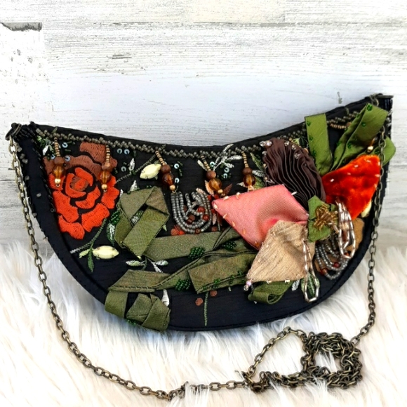 EUC VTG  MARY FRANCES SMALL CRESCENT CROSSBODY BAG - Picture 1 of 15